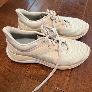 Women's lululemon Athletic Shoes cream/off white color. 7.5